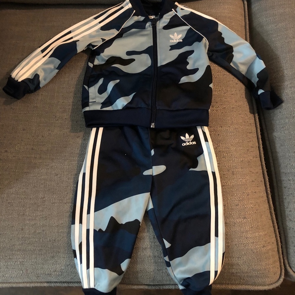 ADIDAS TRACK SUIT